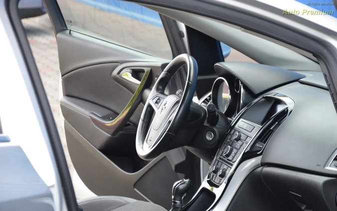 Opel Astra cena 32800 przebieg: 183086, rok produkcji 2015 z Chrzanów małe 562